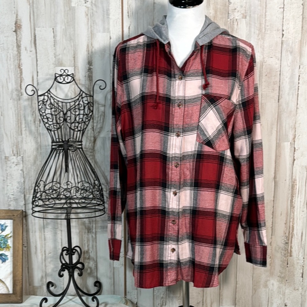 NWT Mudd Plaid Thin Flannel Hooded Button Up Shirt in Red, Black and Gray XL